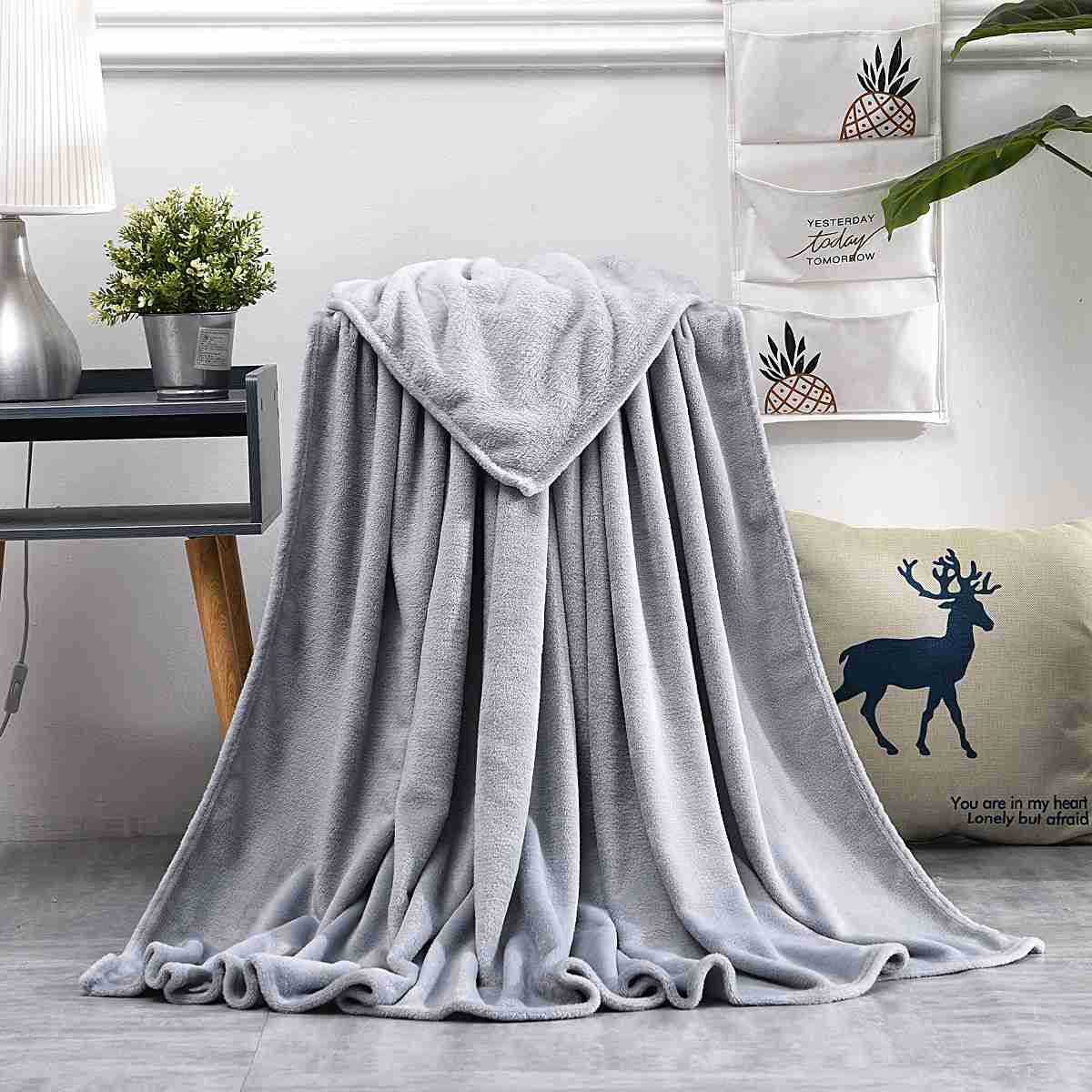 What Is The Coral Velvet Blanket Madeof? What Are The AdvantaGges Anddisadvantages Of Coral Velvet?